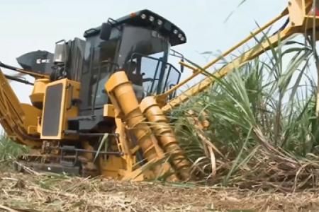 广西柳工甘蔗耕种管收运视频