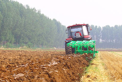 大华宝来1LFT-450型翻转犁.jpg