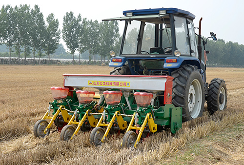 大华宝来2BMYFC-4型玉米清茬免耕施肥播种机.jpg