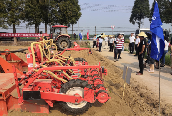 马斯奇奥参加武汉2019露地蔬菜机械化演示会