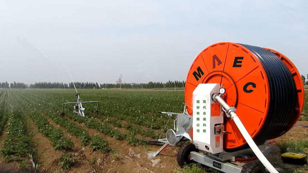 中农机卷盘式喷灌机