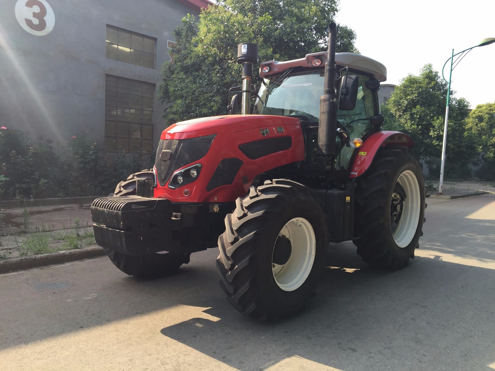 千里牛1804型轮式拖拉机