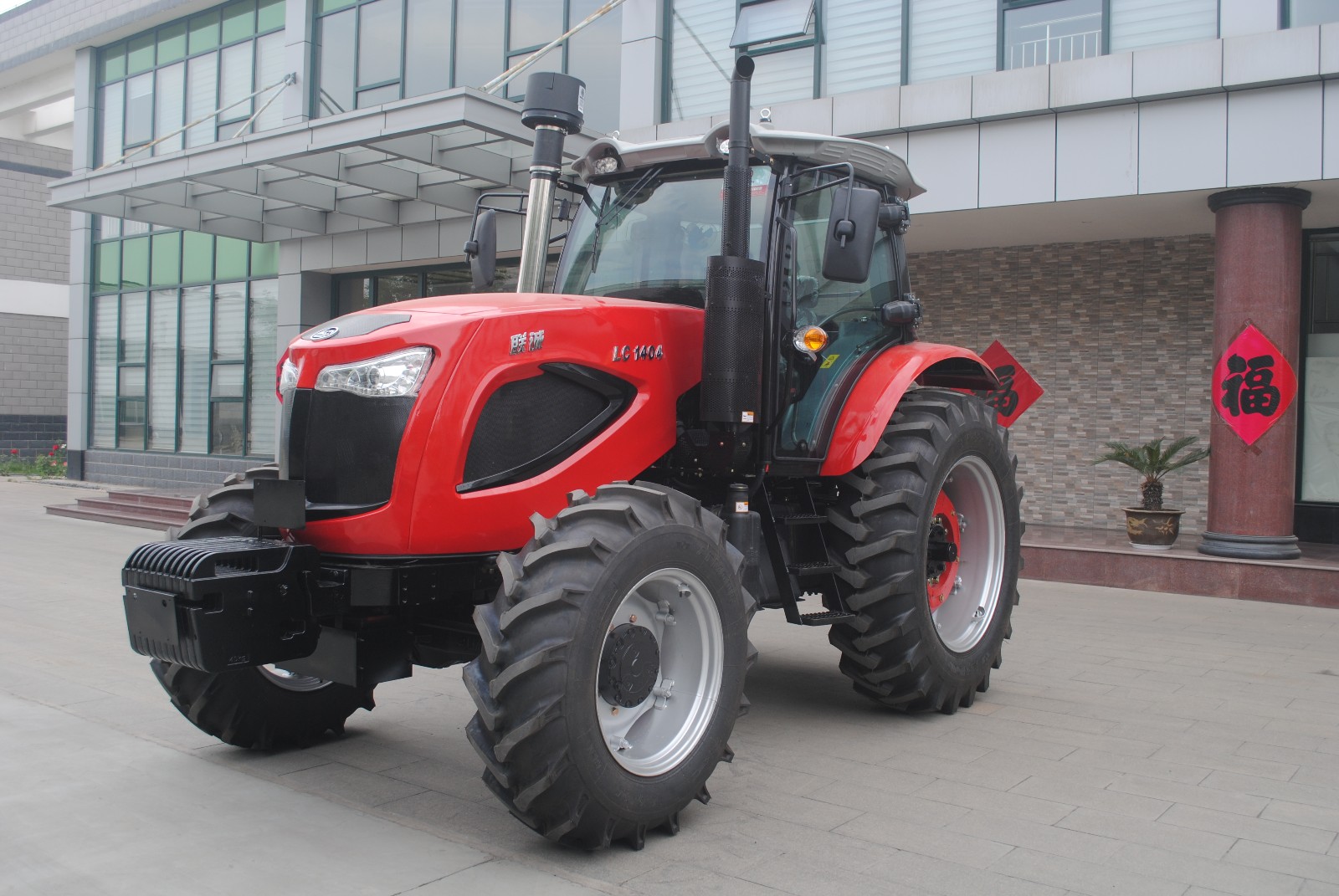 联诚lc1404轮式拖拉机-联诚轮式拖拉机-报价,补贴和图片_农机360网
